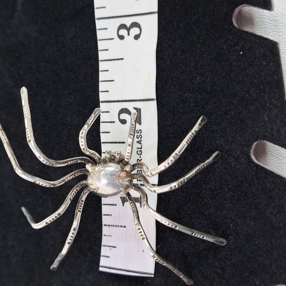 Silver Spider Pin - Picture 11 of 12